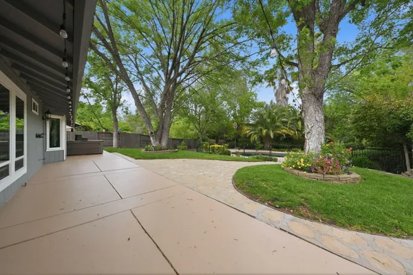 $629,000 | 2230 Wicklow Street, Redding, CA 96001