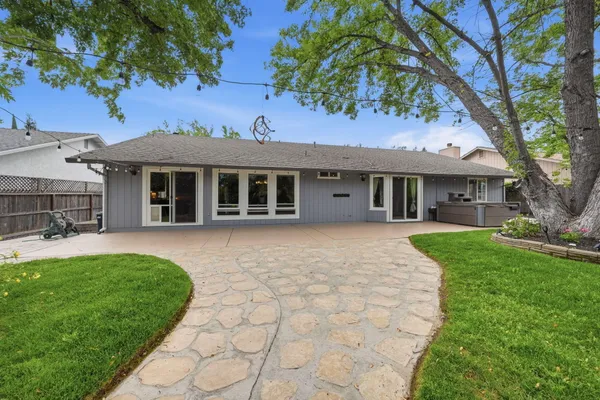 $629,000 | 2230 Wicklow Street, Redding, CA 96001