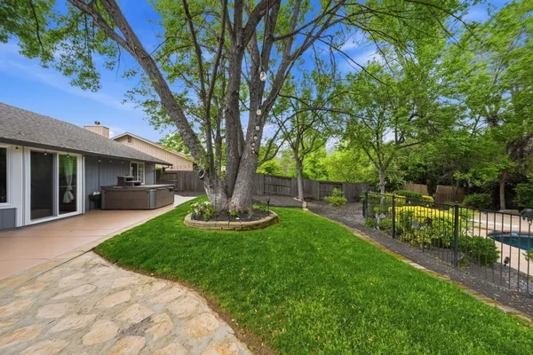 $629,000 | 2230 Wicklow Street, Redding, CA 96001