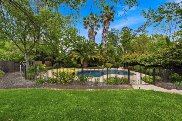 $629,000 | 2230 Wicklow Street, Redding, CA 96001