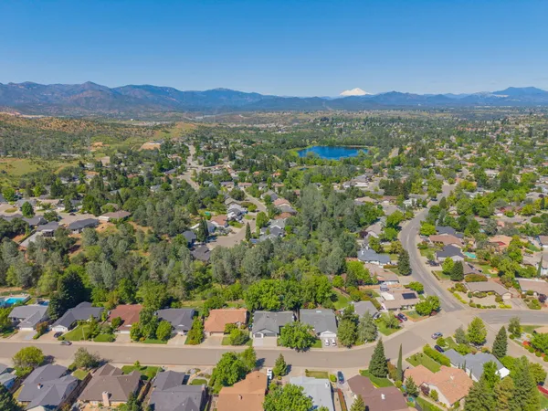 $629,000 | 2230 Wicklow Street, Redding, CA 96001