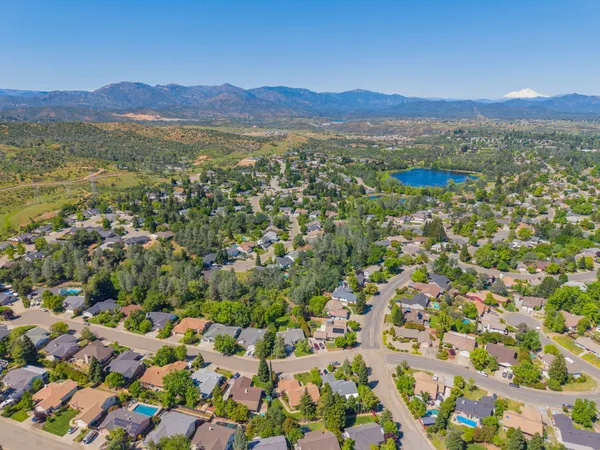 $629,000 | 2230 Wicklow Street, Redding, CA 96001