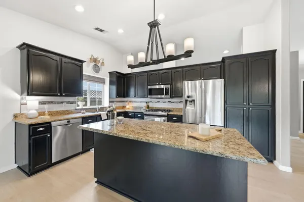 $629,000 | 2230 Wicklow Street, Redding, CA 96001