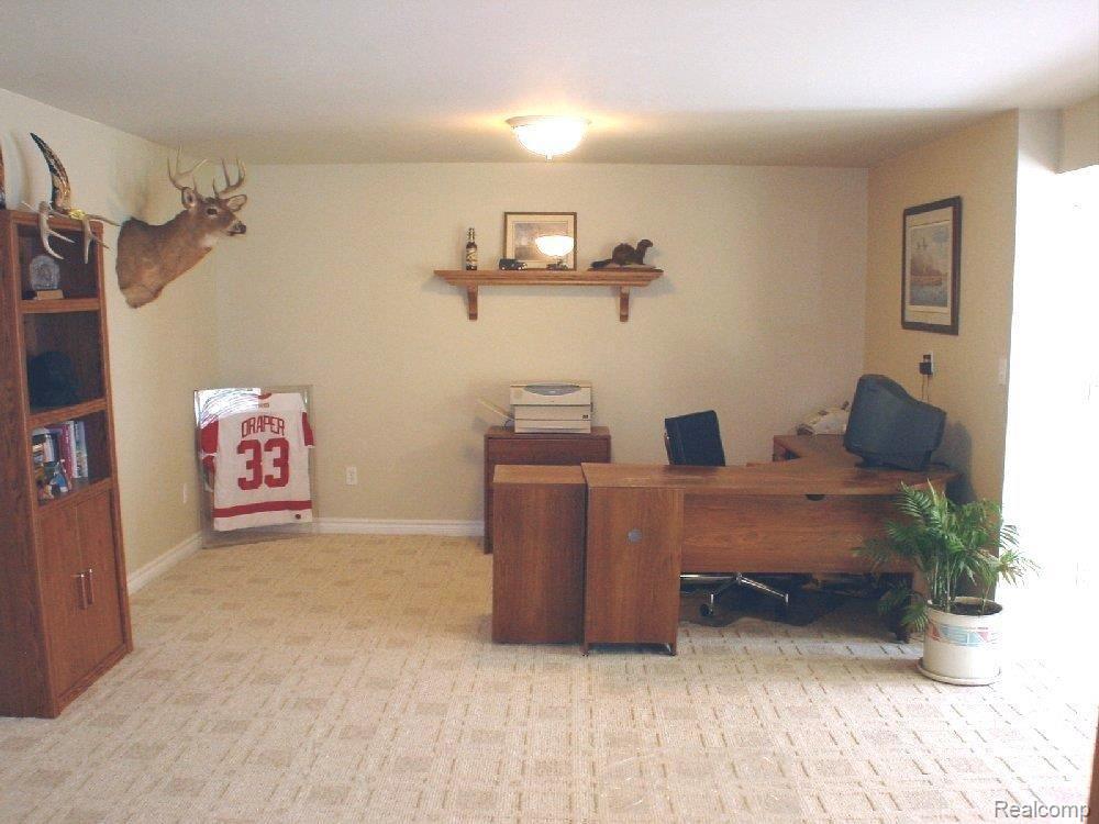 8380 Dean Road Fenton, MI 48430 - Photo 16 of 19 OFFICE 2