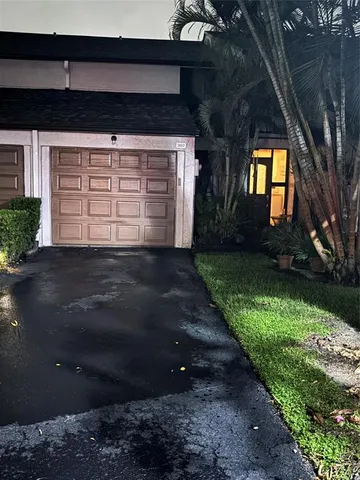 a front view of house with yard