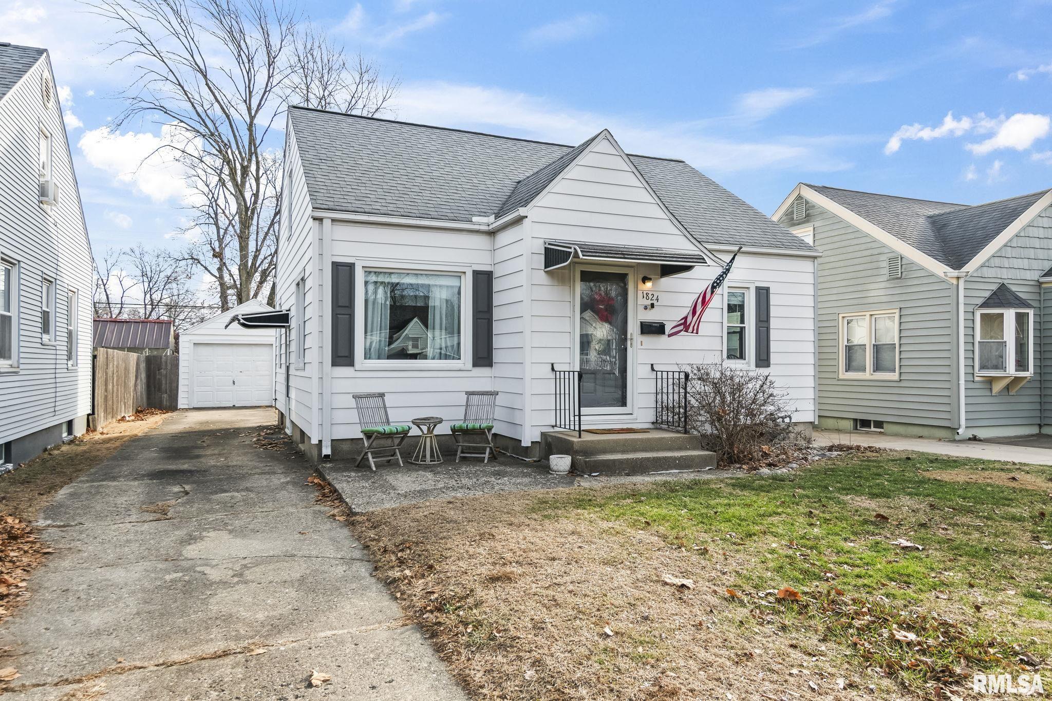 1824 North 22nd Street Springfield, IL 62702 - Photo 2 of 32