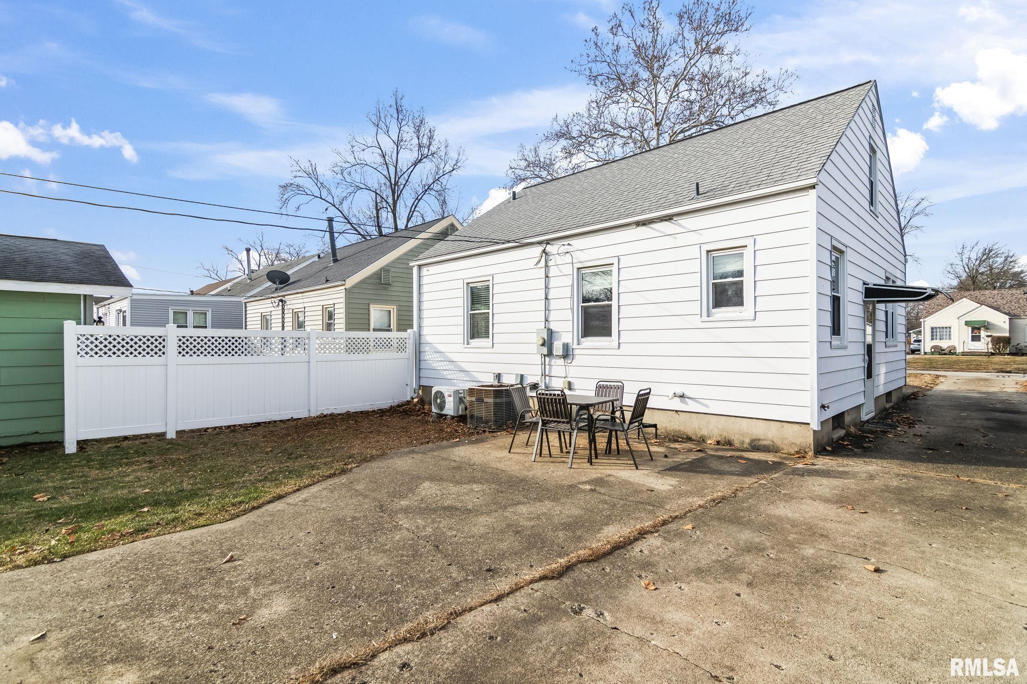 1824 North 22nd Street Springfield, IL 62702 - Photo 30 of 32