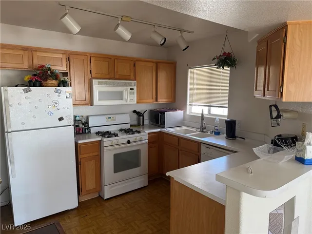 $1,250 | 4555 East Sahara Avenue, Unit 270, Las Vegas, NV 89104
