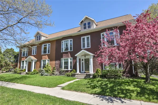 $1,400 | 872 University Avenue, Unit 3, Rochester, NY 14607
