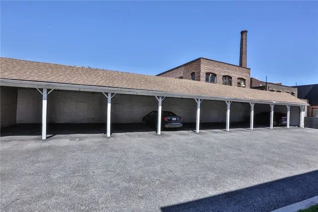 $1,350 | 872 University Avenue, Unit 3, Rochester, NY 14607