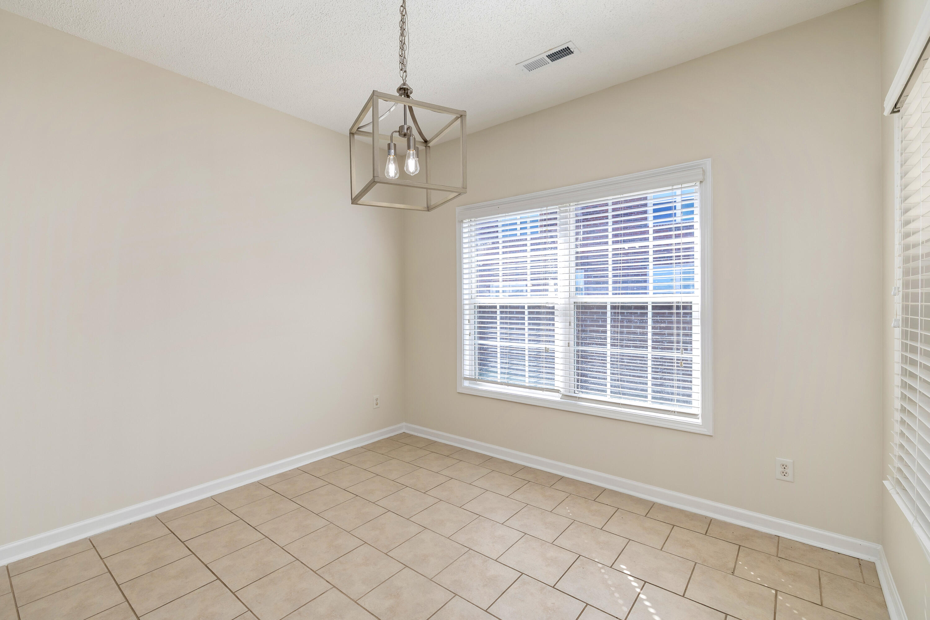 2174 Balclutha Lane Sumter, SC 29153 - Photo 9 of 37 17