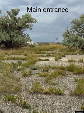 $2,000 | 45 Oregon Trail, Rawlins, WY 82301