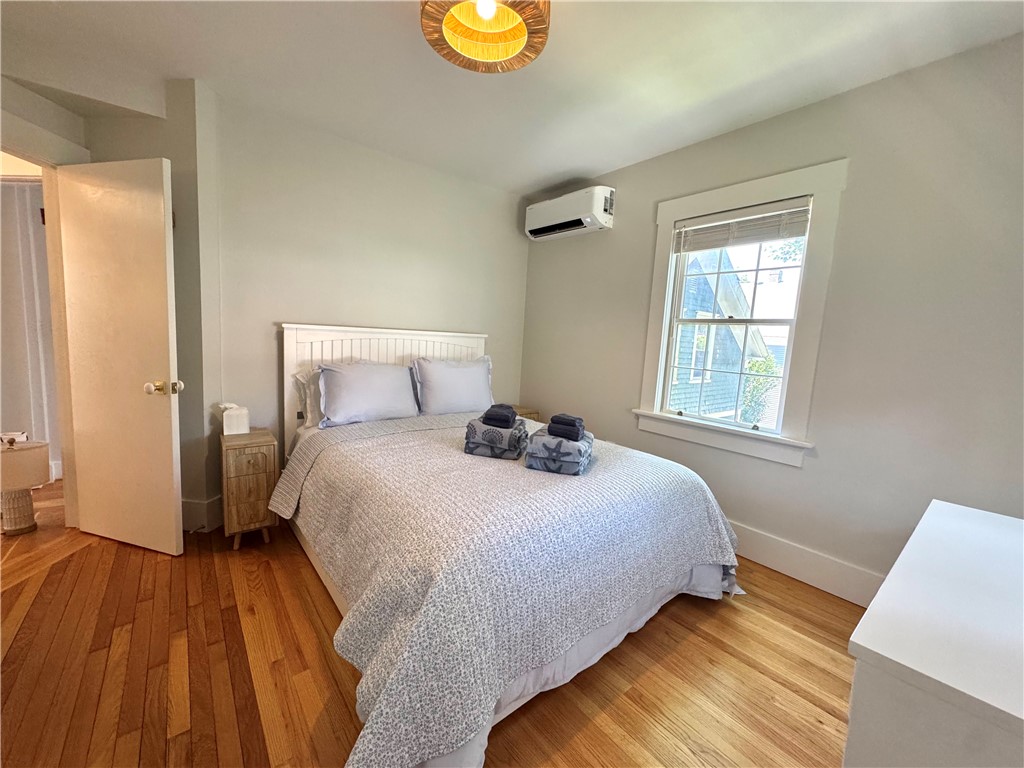 19 Walnut Street, Unit 4 Newport, RI 02840 - Photo 8 of 11