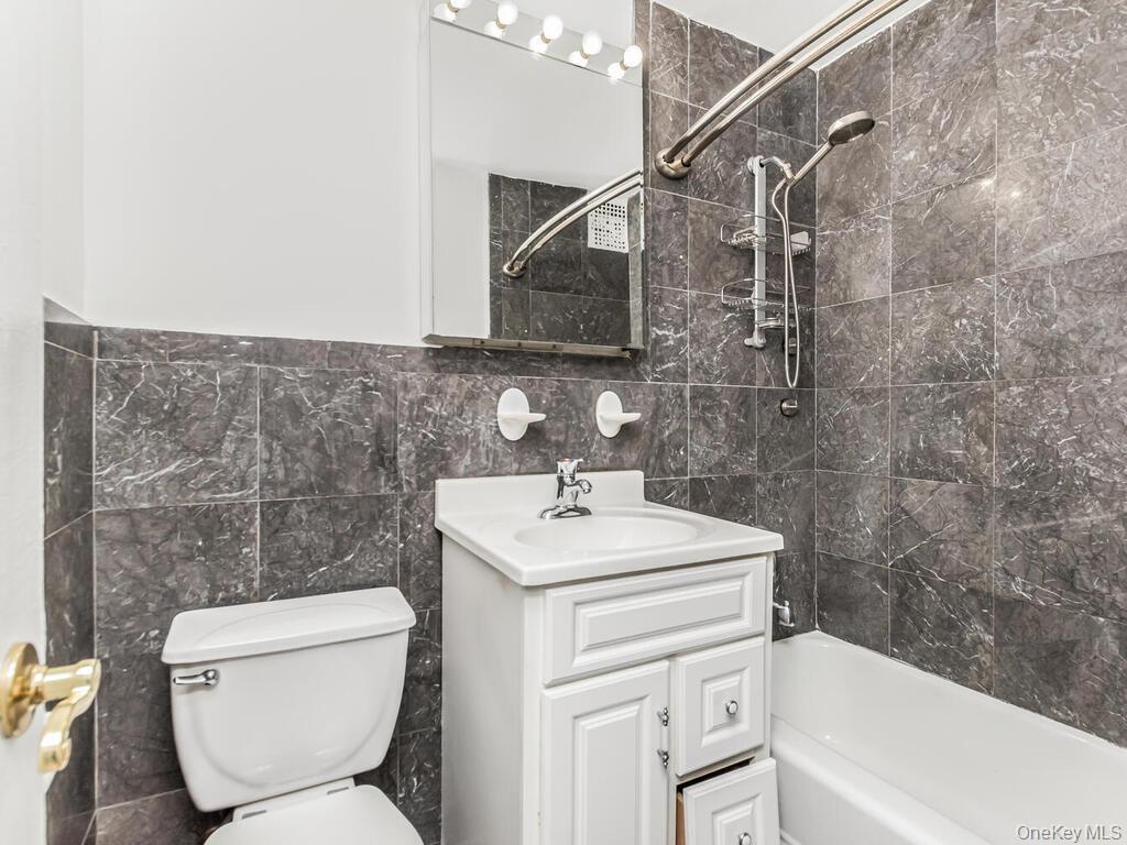 3636 Fieldston Road, Unit 6M Bronx, NY 10463 - Photo 11 of 20