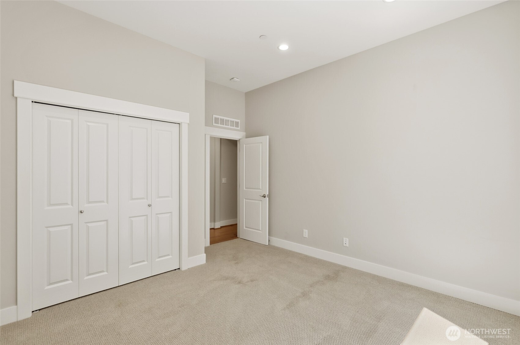 9307 Northeast 173rd Street Bothell, WA 98011 - Photo 29 of 39