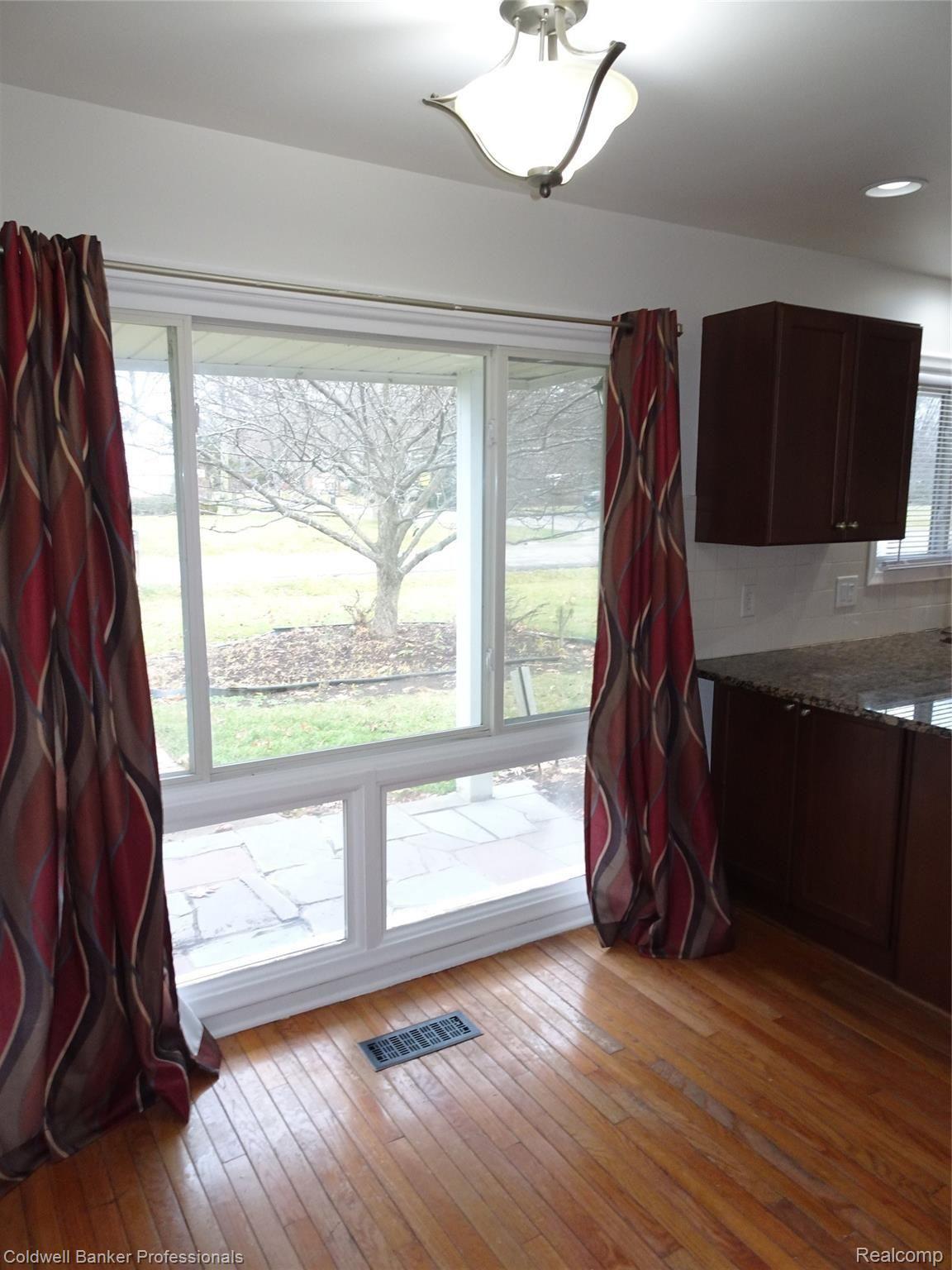 32015 Farmersville Road Farmington, MI 48334 - Photo 20 of 57 DSC05237.JPG