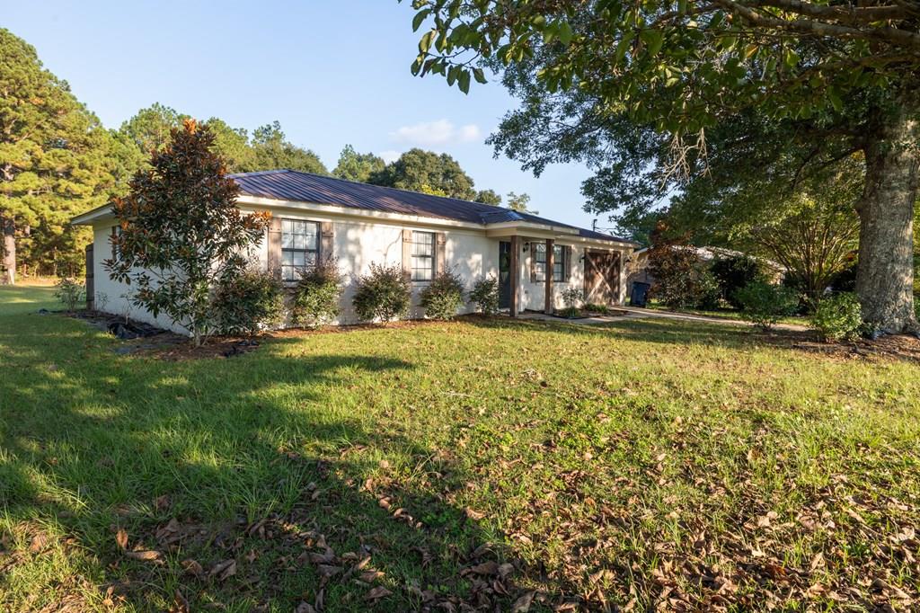 65 Hubbard Road Newton, AL 36352 - Photo 1 of 45 Main View