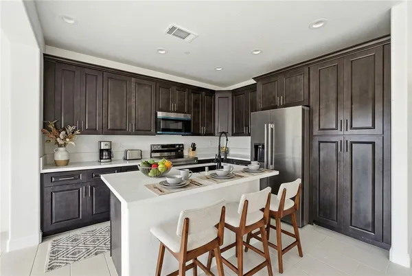 $669,900 | 6347 West Elowin Avenue, Visalia, CA 93291