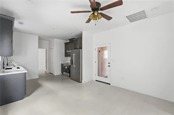 $669,900 | 6347 West Elowin Avenue, Visalia, CA 93291