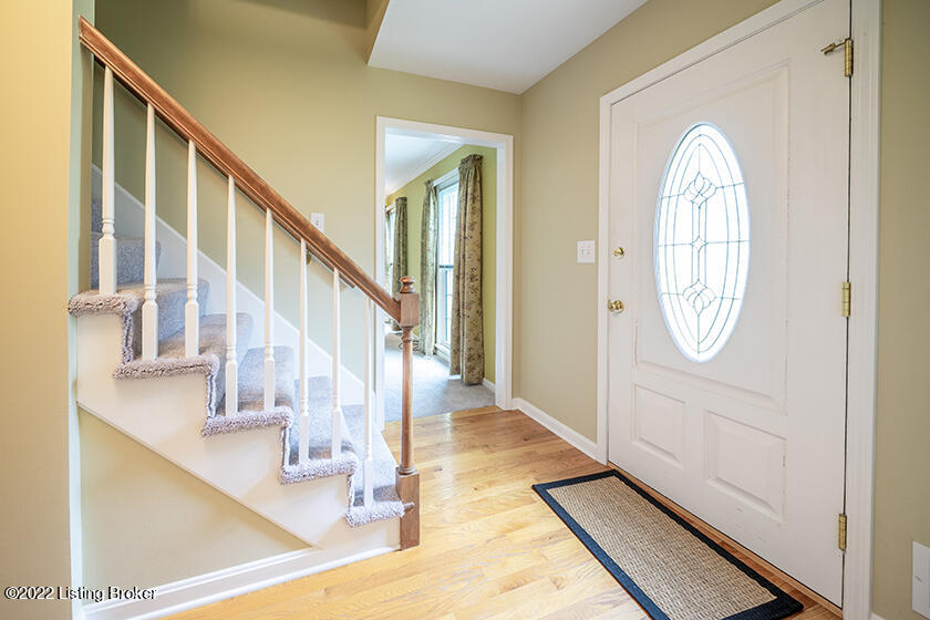 3016 Lexham Road Louisville, KY 40220 - Photo 14 of 44 Lovely entry foyer