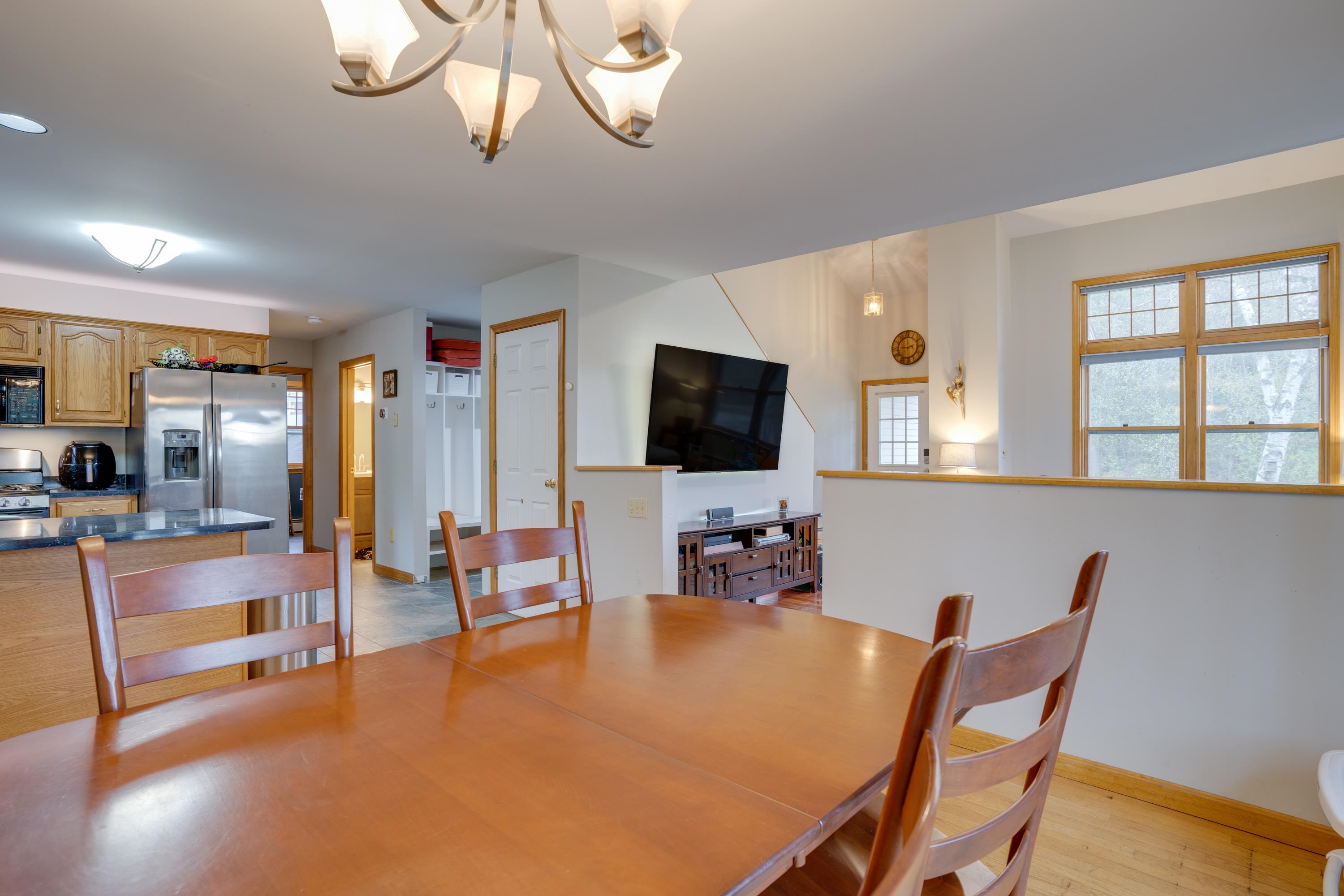 457 North Harbor Road Colchester, VT 05446 - Photo 5 of 36 Gallery Image 5