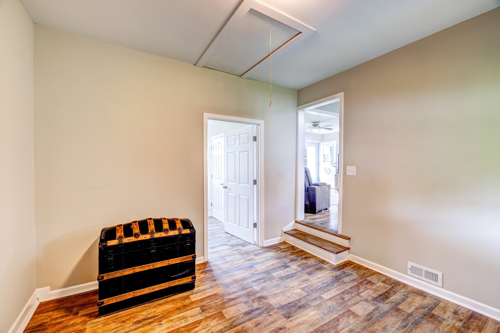 1721 Midland Road Shelbyville, TN 37160 - Photo 10 of 29 a bedroom with bed and window