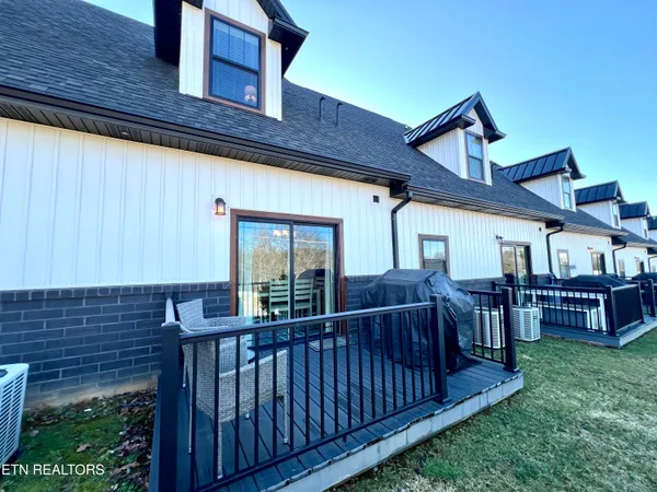 $634,900 | 414 Fleeta Williams Way, Pigeon Forge, TN 37862
