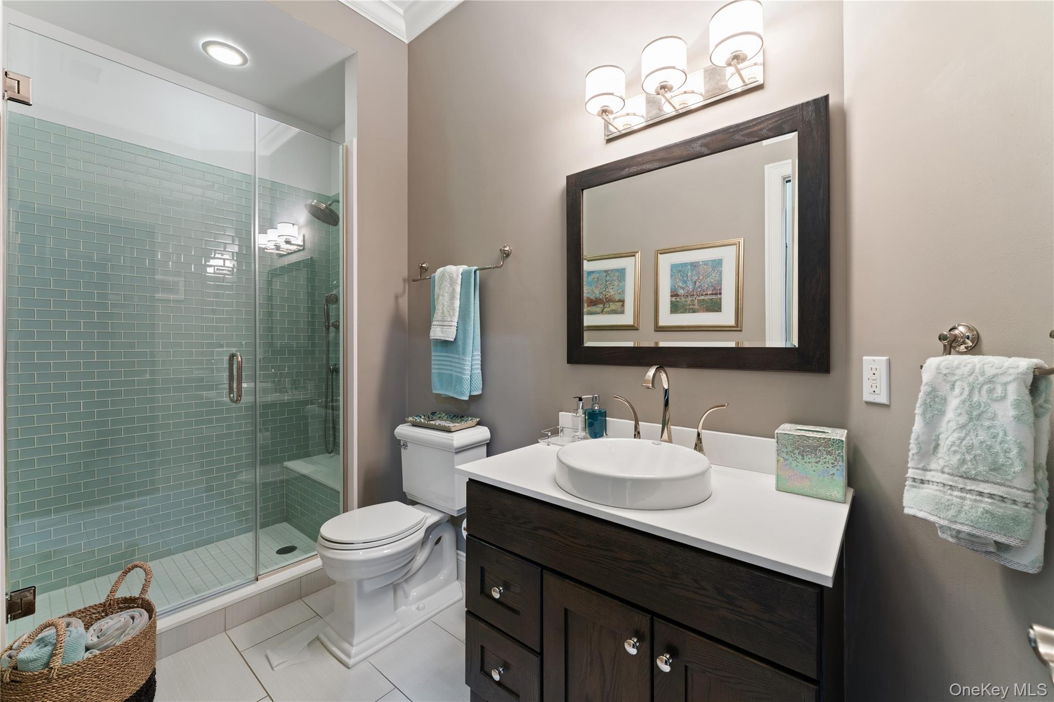 6 Hudson View Way Tarrytown, NY 10591 - Photo 17 of 50 a bathroom with a toilet a sink and mirror