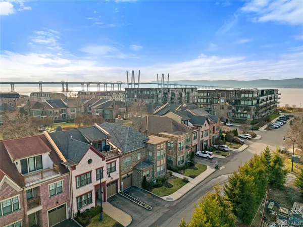 $1,900,000 | 6 Hudson View Way, Tarrytown, NY 10591