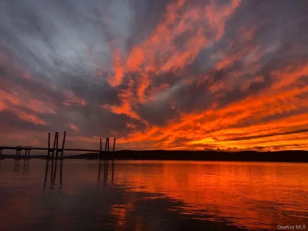 $1,900,000 | 6 Hudson View Way, Tarrytown, NY 10591