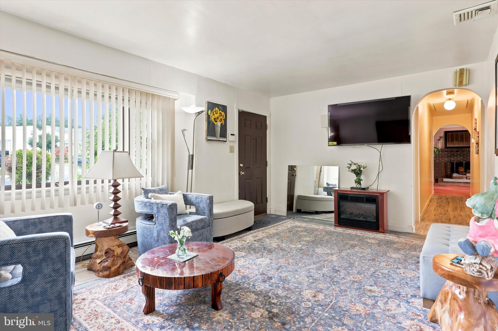 897 Pine Hill Road Philadelphia, PA 19115 - Photo 10 of 21