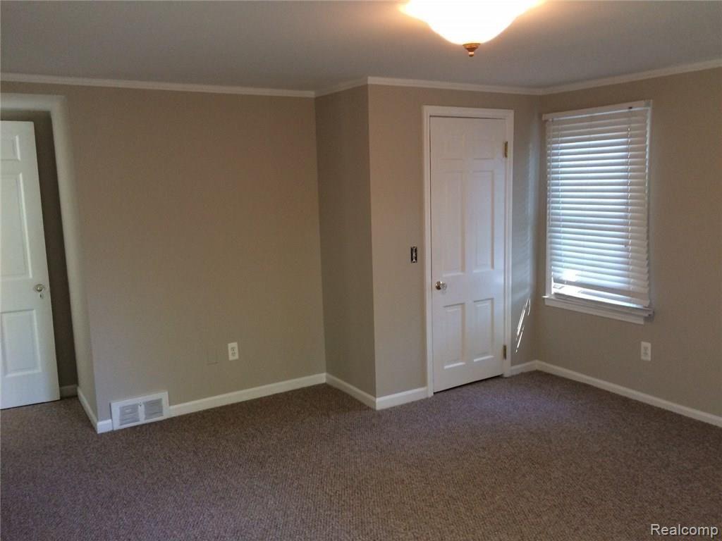 977 Hampton Road Grosse Pointe, MI 48236 - Photo 19 of 27 IMG_3211.JPG