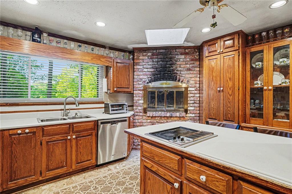 2467 Laurel Ridge Place Southwest Conyers, GA 30094 - Photo 12 of 44