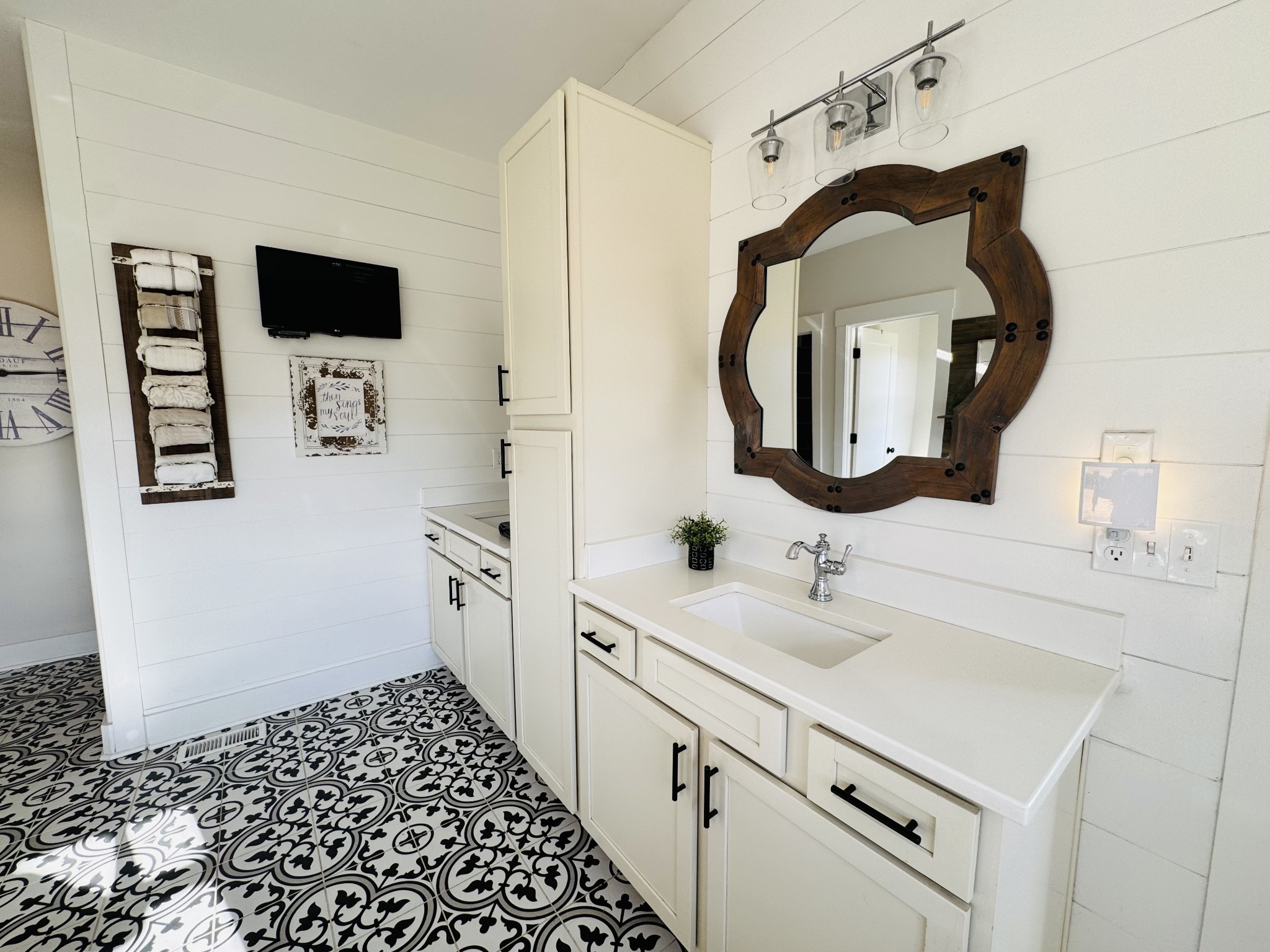 10640 Jordan Road Lascassas, TN 37085 - Photo 31 of 45 a bathroom with a sink a toilet and shower