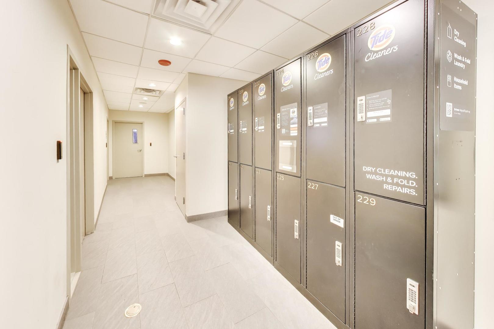 2930 North Sheridan Road, Unit 702 Chicago, IL 60657 - Photo 18 of 25 a view of a hallway