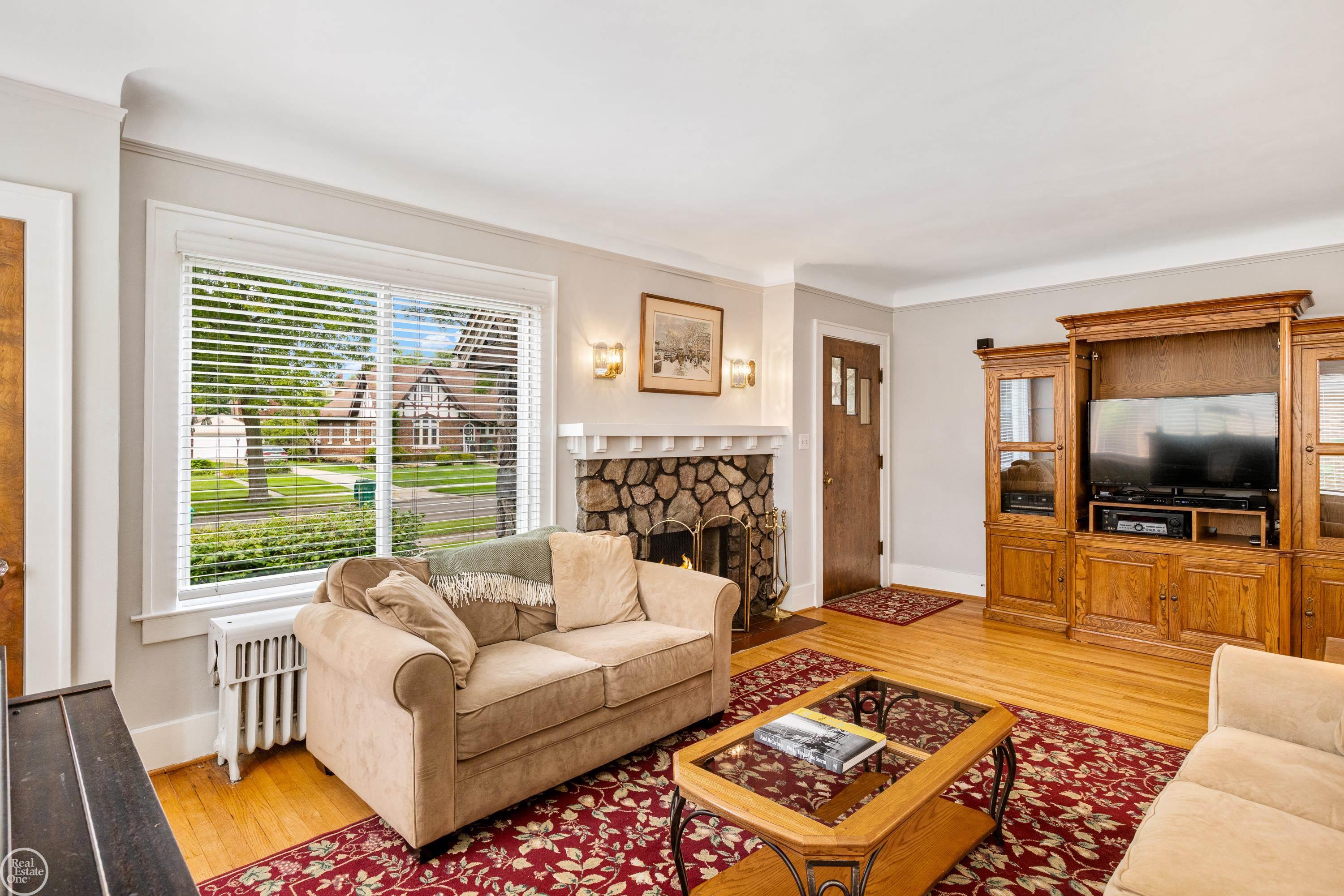 930 Barrington Road Grosse Pointe Park, MI 48230 - Photo 5 of 40