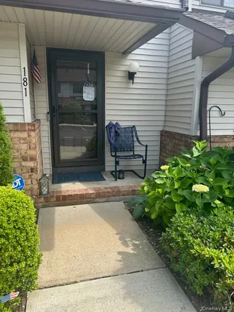 $649,999 | 181 Laurel Lane, Wantagh, NY 11793