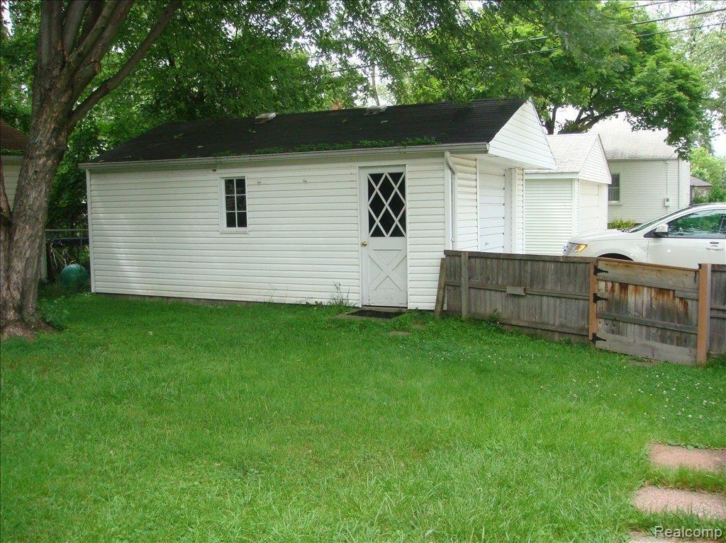 1118 Cambridge Road Berkley, MI 48072 - Photo 12 of 12 11 Backyard
