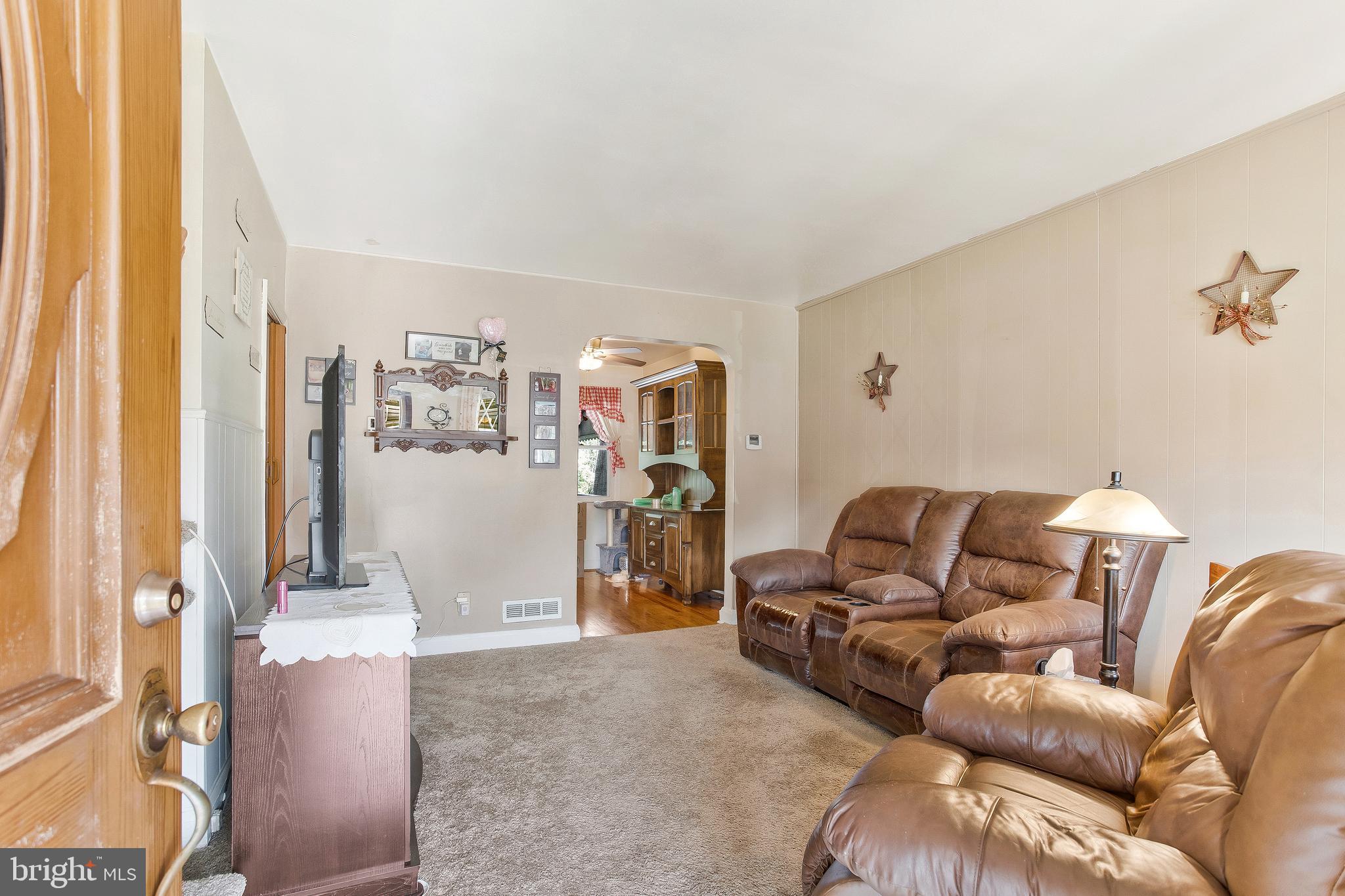 560 Chalcot Square Essex, MD 21221 - Photo 5 of 28