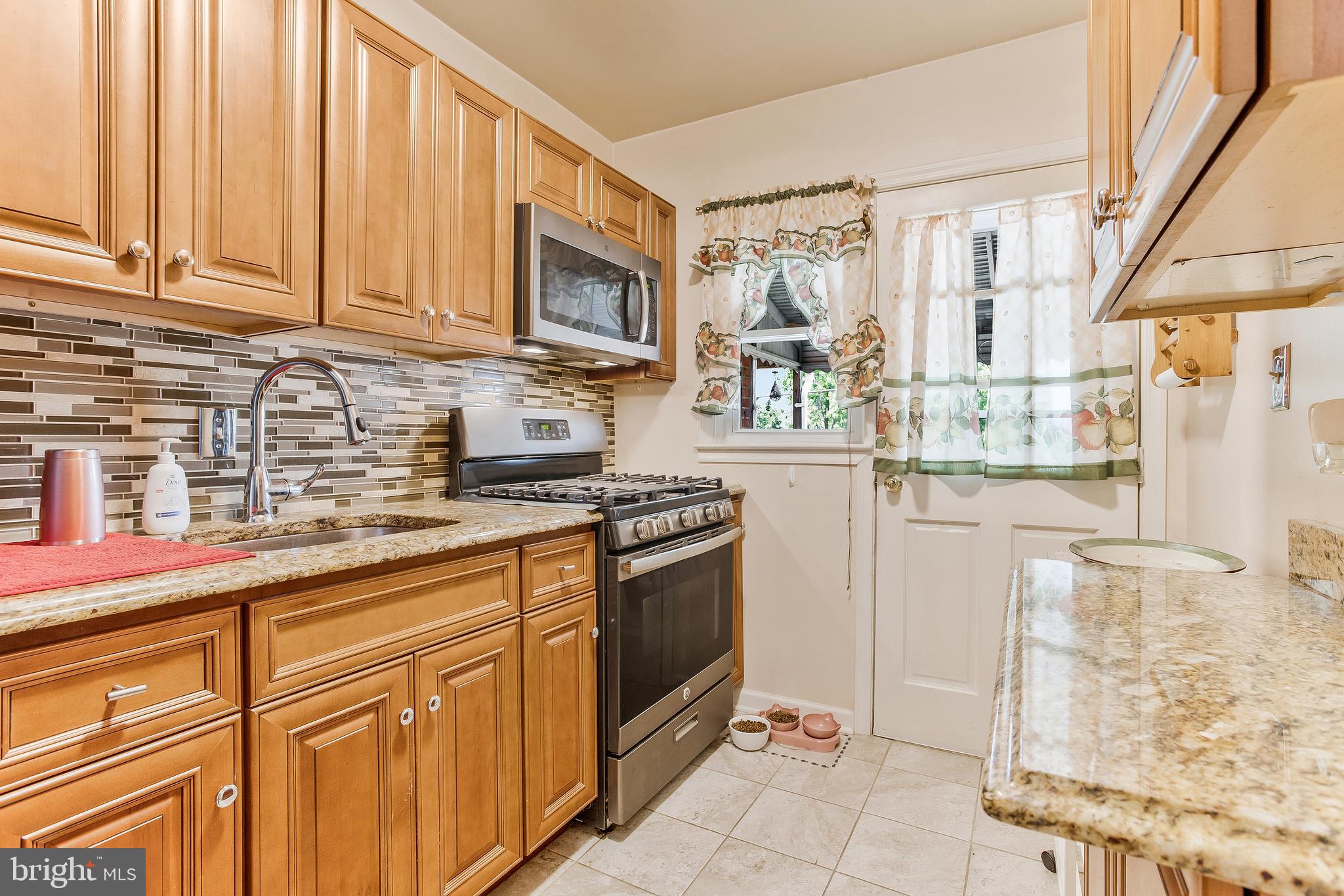 560 Chalcot Square Essex, MD 21221 - Photo 10 of 28