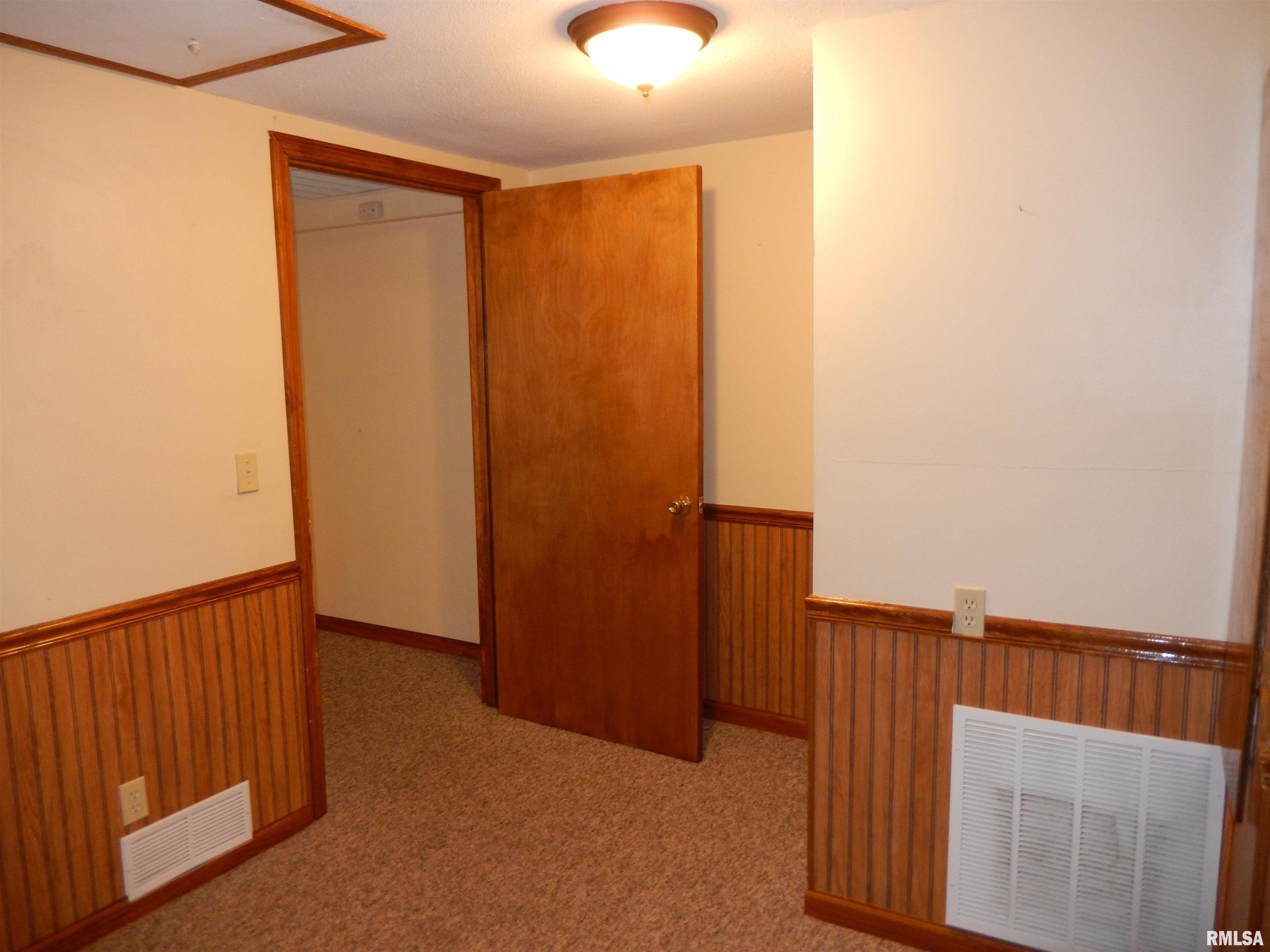 320 North Mechanic Street Macomb, IL 61455 - Photo 28 of 30