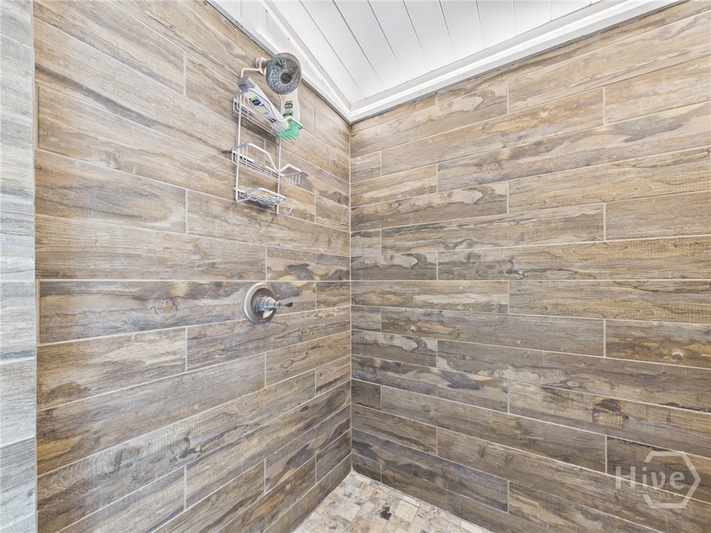 228-232 Hickory Point Buckhead, GA 30625 - Photo 14 of 38 Primary Bathroom