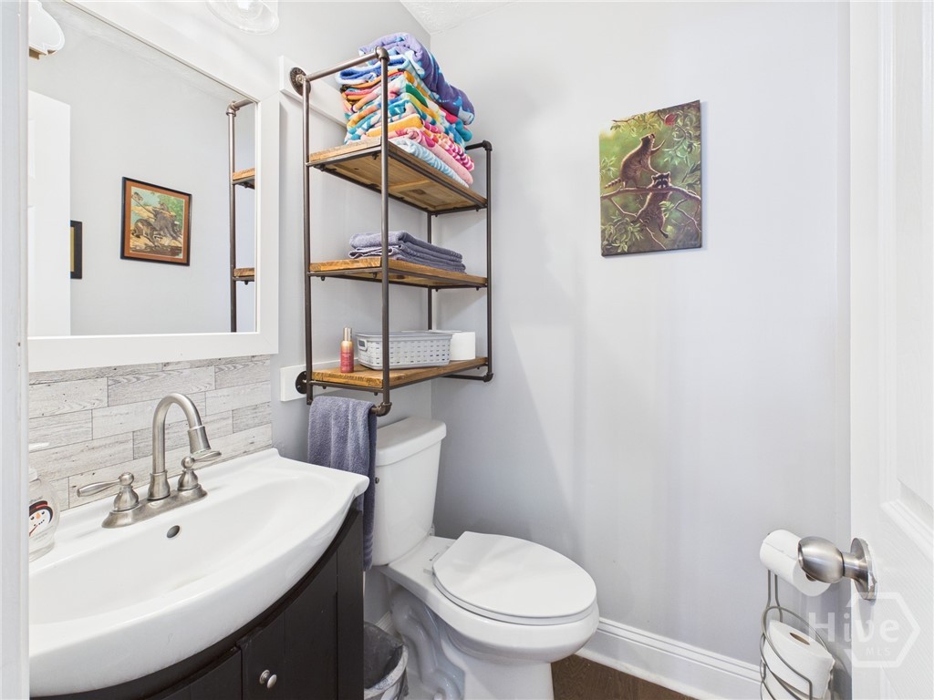 228-232 Hickory Point Buckhead, GA 30625 - Photo 21 of 38 Half Bath