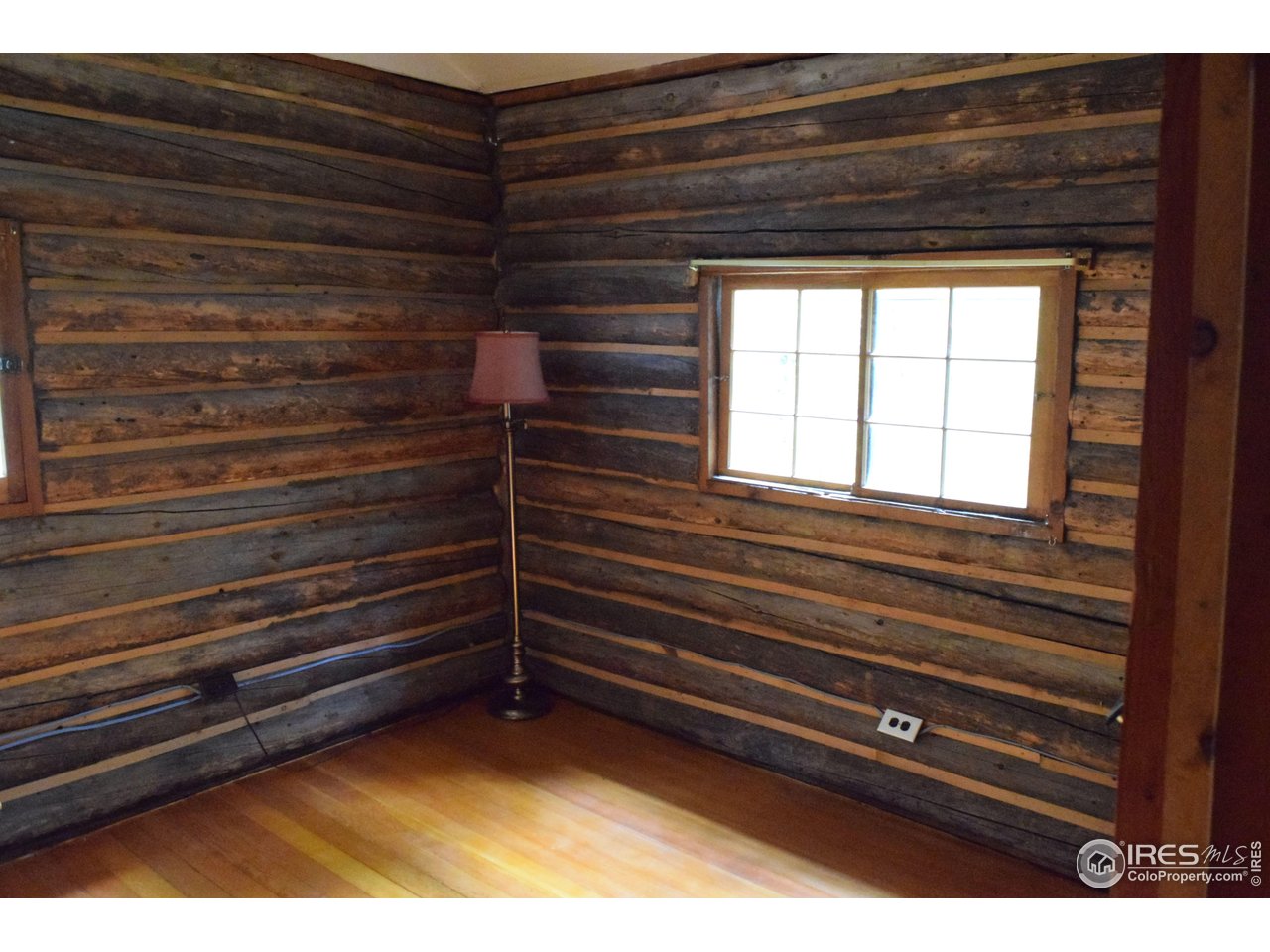 223 Riverside Drive Lyons, CO 80540 - Photo 15 of 33 Primary Bedroom window