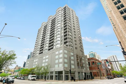 a view of a large multi story building