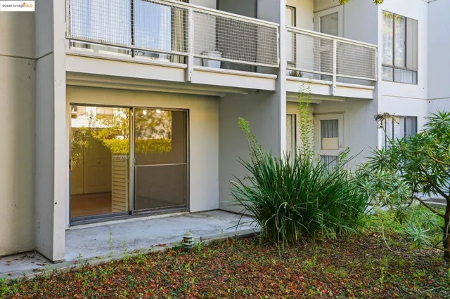 $339,000 | 2 Admiral Drive, Unit B276, Emeryville, CA 94608