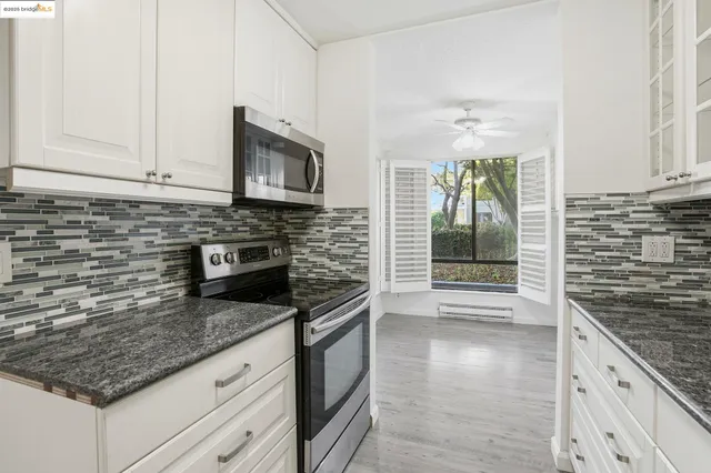 $339,000 | 2 Admiral Drive, Unit B276, Emeryville, CA 94608