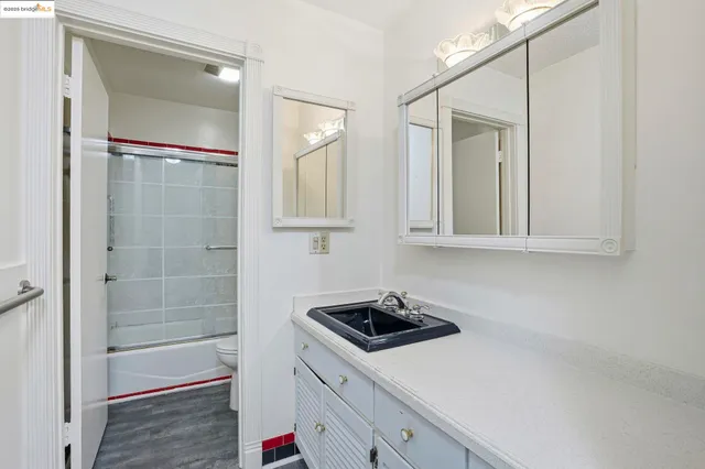 $339,000 | 2 Admiral Drive, Unit B276, Emeryville, CA 94608