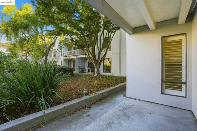 $339,000 | 2 Admiral Drive, Unit B276, Emeryville, CA 94608