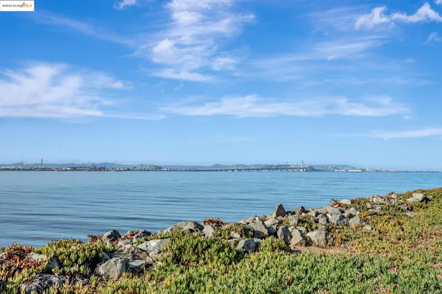 $339,000 | 2 Admiral Drive, Unit B276, Emeryville, CA 94608